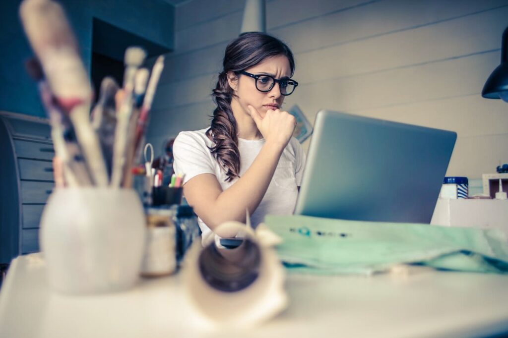 Telecom brindará cursos gratuitos para mujeres adolescentes.